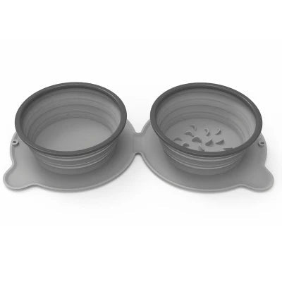 Foldable feeding station for on the go