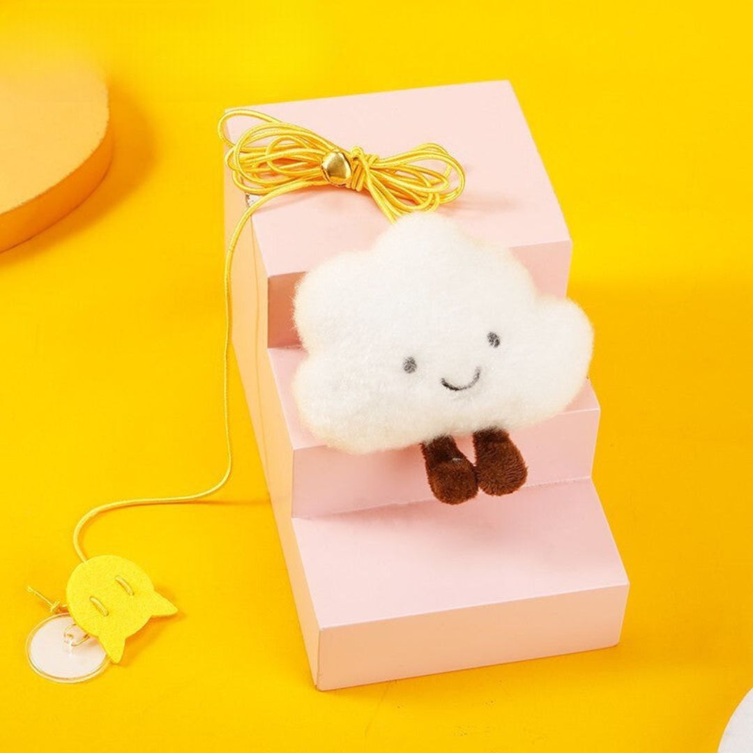 Hanging cat toy