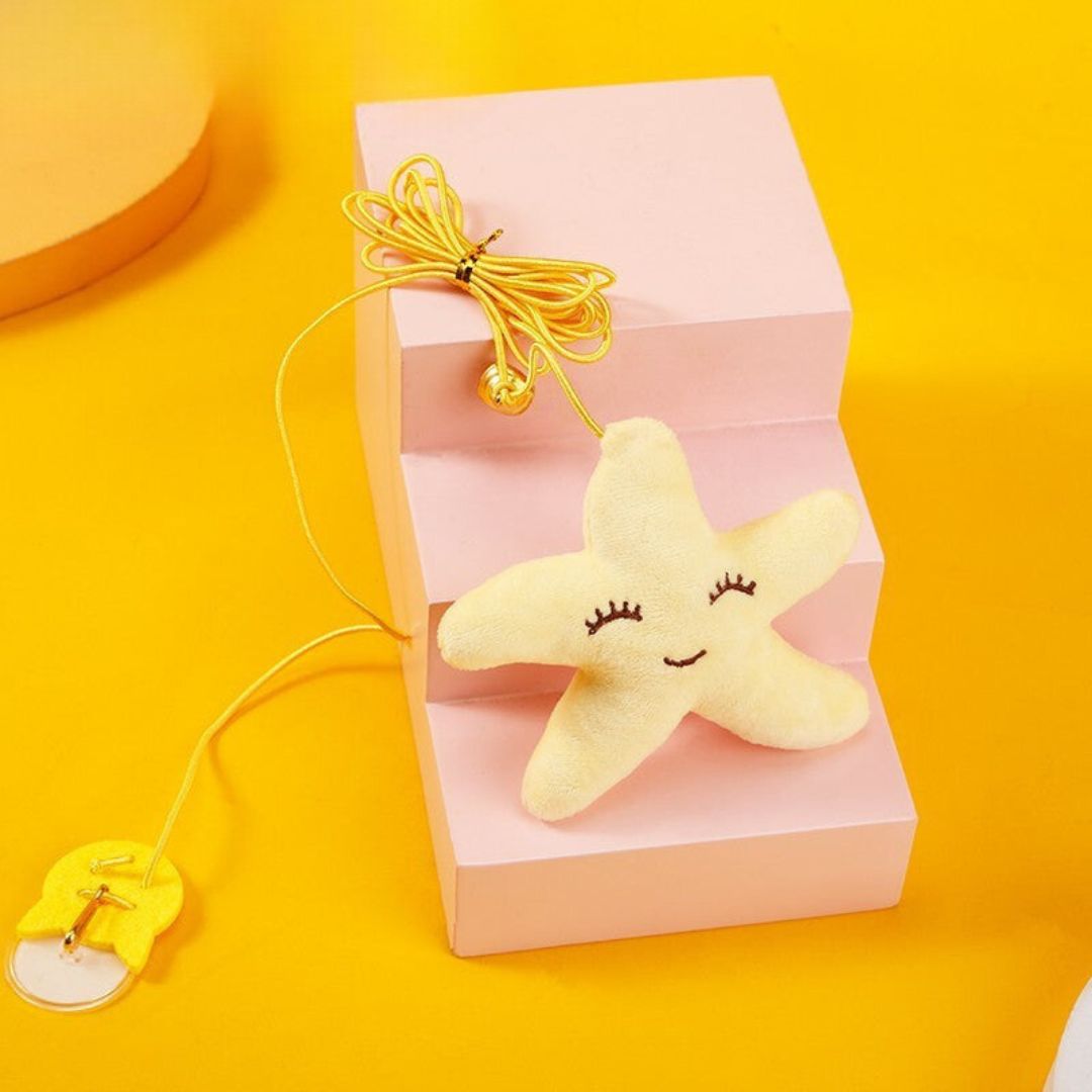 Hanging cat toy