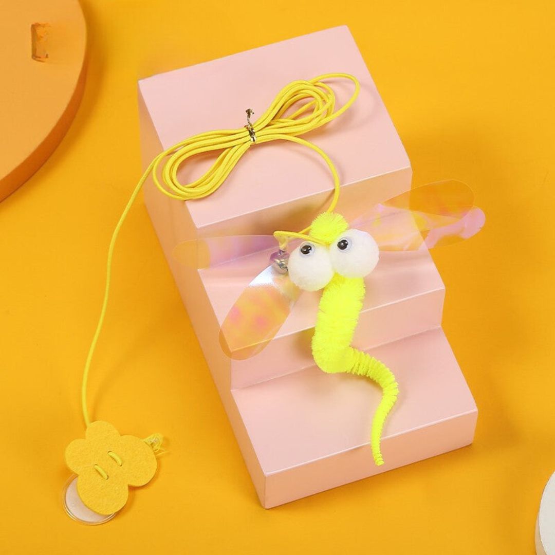 Hanging cat toy