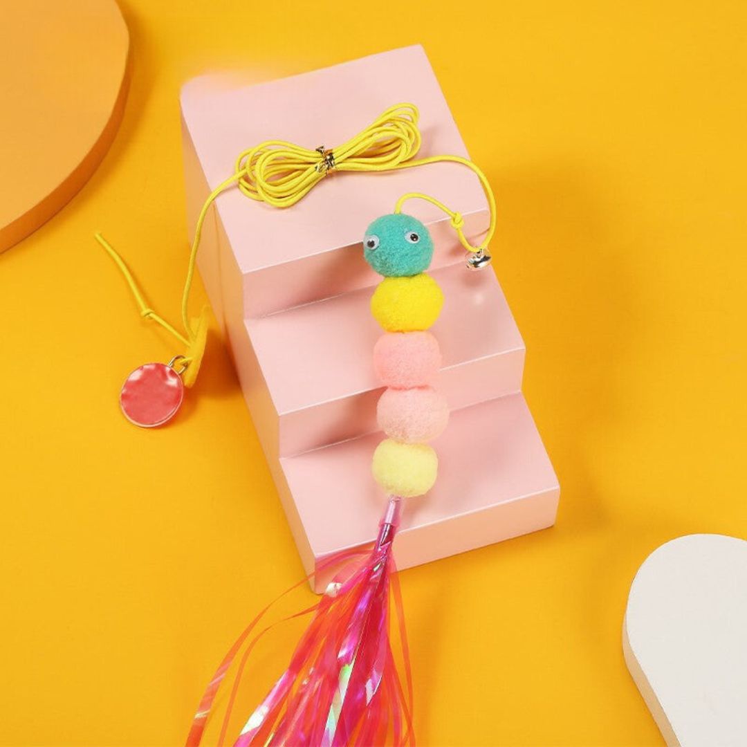 Hanging cat toy